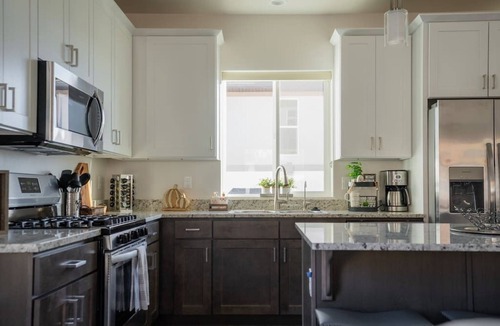 Hildale House | So Zion Painted Desert-4Bed, 3Bath, Hot Tub, Deck
