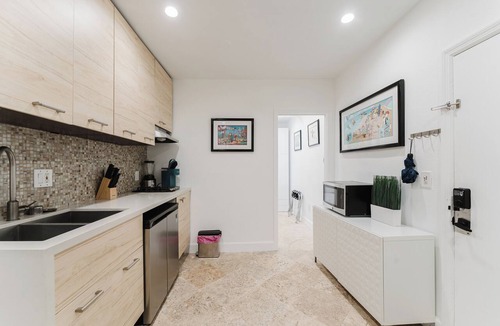 South of Fifth Condo | SoFi Beach Retreat | Pool & Steps to the Sand