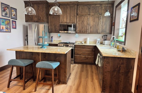 Layton Cottage | Songbirds Spot Cottage in a peaceful, upscale area in Layton, UT.