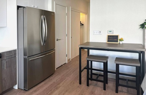 Uptown Apartment | Sophisticated Downtown Studio