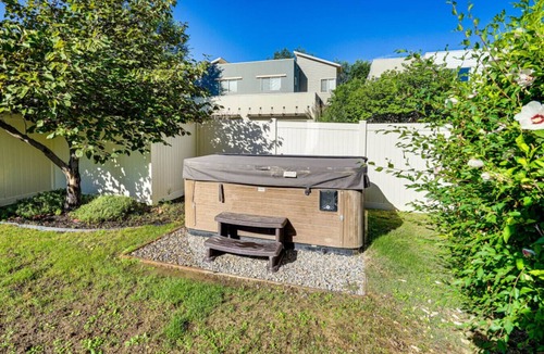 South Salt Lake House | South Salt Lake Home w Hot Tub, 7 Mi Downtown