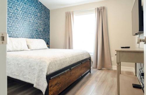 Crown Pointe House | Sovanita House Naples, FL