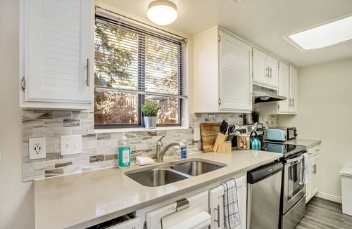 Cottonwood Heights House | Spacious-2 Hot Tubs-close to 4 ski resorts!