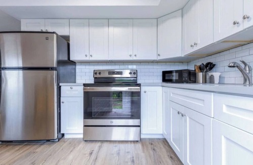 Coral Ridge Apartment | Spacious 2BR Beach Retreat - Sleeps 6 - 5-Min to Sand