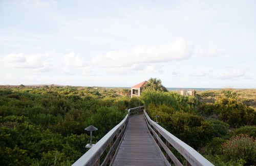 Butler Beach Condo | Spacious 3/2 poolside condo w/beach access* 2 King beds* Comfortably sleeps 8!
