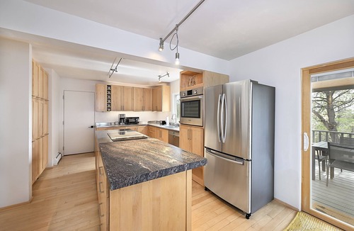 Historic Eastside House | Spacious 3 bedroom, 2 bathroom luxury home; AC; 1 mile to historic Canyon Road