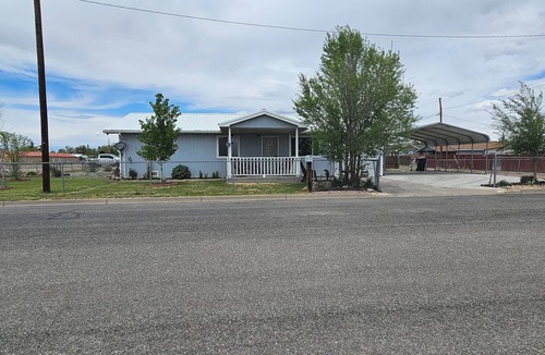 Alamosa House | Spacious 3 bedroom and 1.5 bathroom fully fenced around for pets and childrens