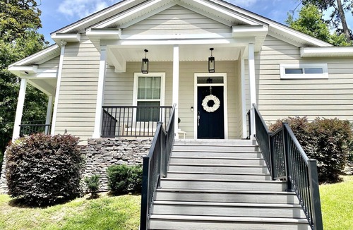 Tallahassee House | Spacious 3BR Getaway - Walkable to Downtown + Close to FSU & FAMU