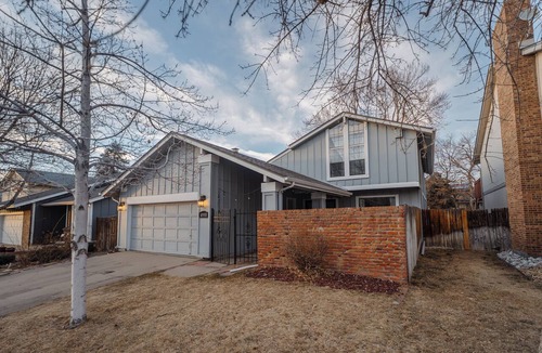 Dam East - West House | Spacious 4-Bedroom Home