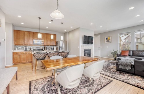 Aurora House | Spacious 4-bedroom home in Central Park Denver