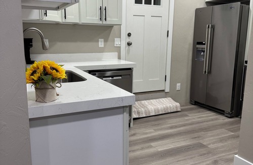 Holladay House | Spacious 5-Bedroom Holladay Retreat with Mount Olympus Views, Skiing & Dining.