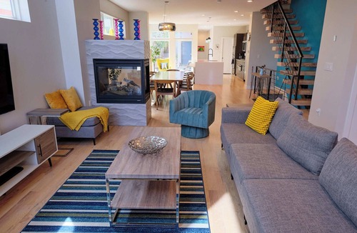 Highland House | Spacious 5-bedroom house with WiFi, AC in walkable LoHi Denver