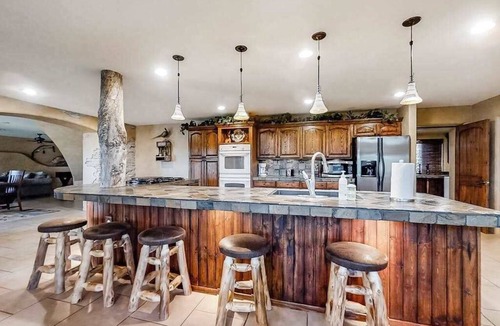 Leeds House | Spacious 5BR Mountainview Zion National Park
