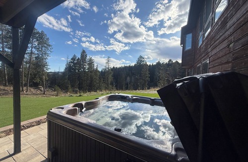 Pleasant Park Corridor House | Spacious 6-bedroom house in Conifer, CO-Hot tub, Golf Sim, Home gym, Sauna!