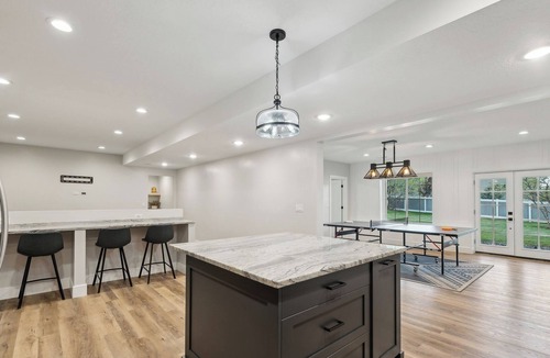 Salem House | Spacious 6000 sqft Retreat with Pickleball Court & Entertainment Galore
