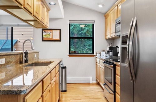Park Forest Estates House | Spacious Breckenridge Home*2 Family Rooms*Hot Tub!