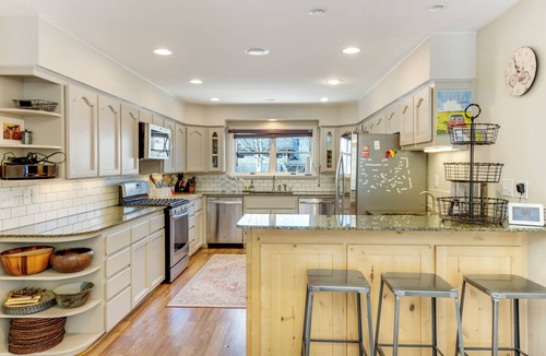Crested Butte House | Spacious Delightful In-Town 6BD House, Guest BD/BA. June 30-July 30 2026 avail.