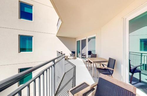 Fort Walton Beach House | Spacious gulf-front condo with resort amenities - near restaurants