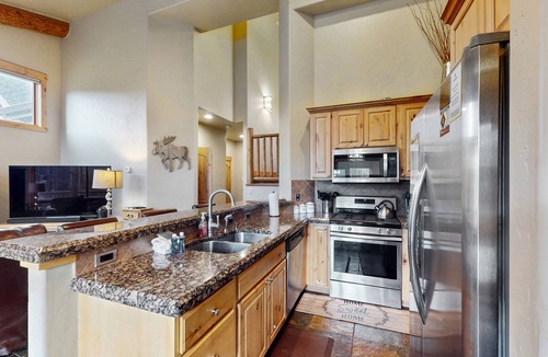 Winter Park House | Spacious Home w/Mountain Views, Free WiFi, Private Hot Tub, Chef's Dream Kitchen