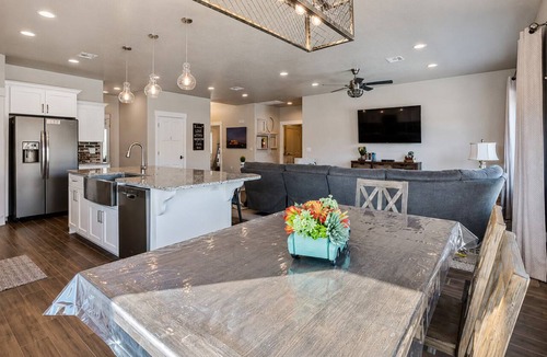 La Verkin House | Spacious Home with Fire Pit, Hot Tub, Pool + Slide
