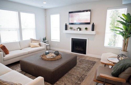 American Fork House | Spacious house, sleeps 11, in beautiful American Fork with fireplace, and arcade