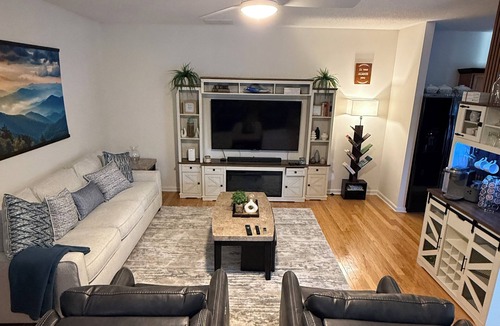 Johns Creek House | Spacious & Modern 3BR Townhouse