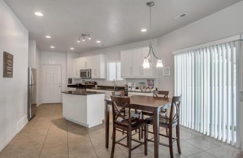 Lakeview House | Spacious & New Guesthouse in Orem/Provo
