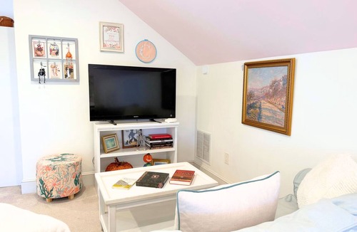 Marblehead House | Spacious private 3rd floor studio suite with private ensuite bathroom