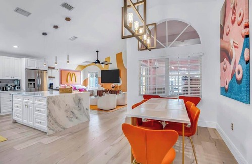 Sunrise House | Spacious Sunrise Stadium Getaway | 4BR & Hot Tub