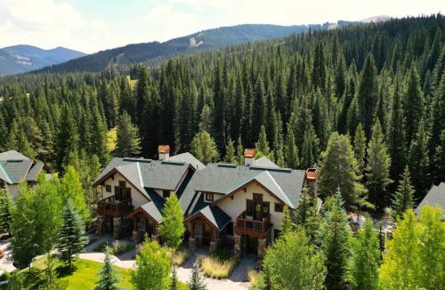 Copper Mountain Village House | Spacious Town Home, Short Walk to Lifts, Private Hot Tub - 144C