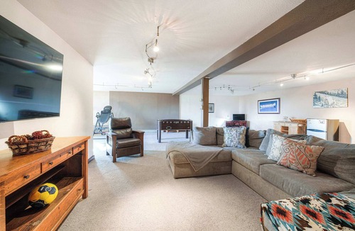 Fairplay Cabin | Spacious Valley View Lodge - Huge deck!