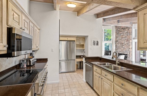 Aspen Condo | Special Summer Rates - Aspen Mtn Views! Pool/HT