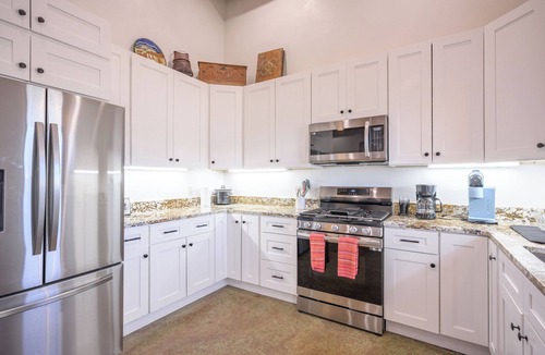 El Prado House | Spectacular mountain views from this near new home