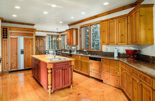 Beaver Creek House | Spectacular single family home with majestic views of Beaver Creek Mountain!