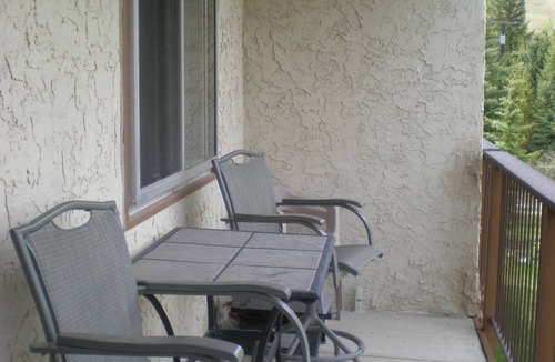 Mountain House Condo | Spend time in paradise. Warm days, refreshingly cool summer nights. 2bed,2bath