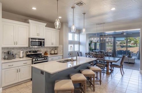 St. George Villa | Sprawling 4BR Sleeps 12 - Pool Table & Fire Pit