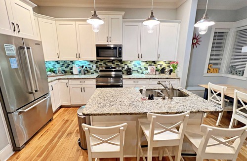 Lakeside at Blue Mountain Beach House | Spring & Summer dates available! 2 Primaries Walk to Beach