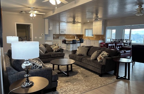 Springville House | Springville Welcome Home: spacious 5-bedroom house in delightful Springville