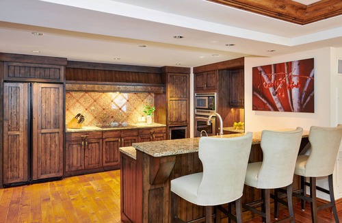 Downtown Apartment | St Regis, Pet Friendly Luxury, meticulously maintained to St. Regis standards