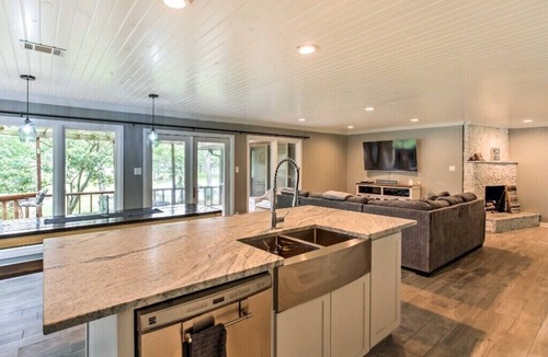 Star Harbor House | Starlight Point — Panoramic Waterfront Retreat in Star Harbor, Cedar Creek Lake