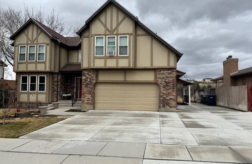 Sandy Apartment | Stay cool in Basement apartment close to Mountain Trails