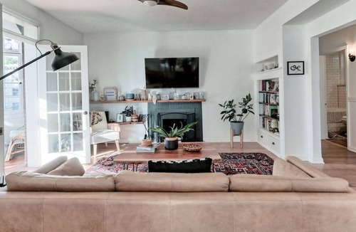 Congress Park Condo | Stay Downtown! Historic Condo w/ sunroom!