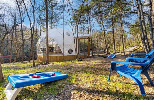 Eagle Rock House | Stay Inside a Real-Life Christmas Snow Globe