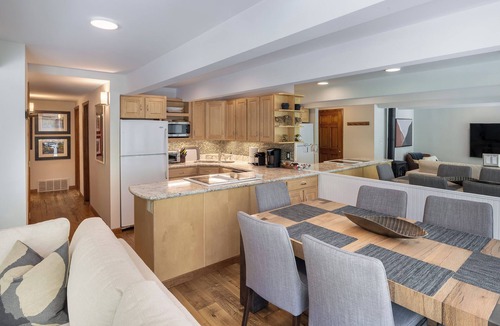 Aspen Condo | Steps to Gondola Mountain Views Private Parking Aspen Core 2BR Sleeps 6