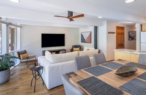 Aspen Condo | Steps to Gondola Mountain Views Private Parking Aspen Core 2BR Sleeps 6