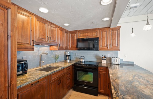 Snowmass Village Condo | Stonebridge Condos Unit 624 Deluxe 4 Bdrm 4 Bath Ski-in/Ski-out with 2 fireplaces