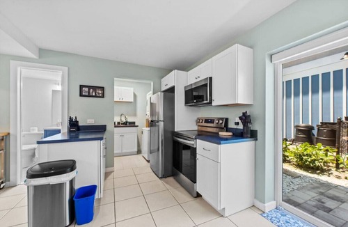 South Island Apartment | Studio apartment across from the beach