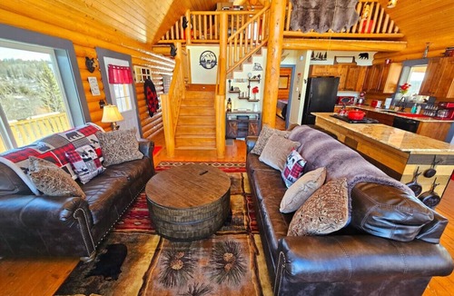 Indian Mountain Cabin | Stunning 2 Bedroom 1.5 Bath Cabin on 3.5 Acres