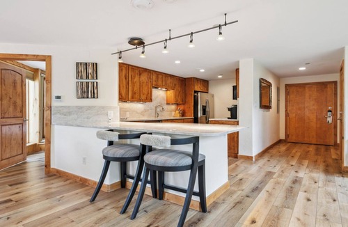 Vail Condo | Stunning 3BR | Private Decks A/C Fireplace & Panoramic Vail Mountain Views