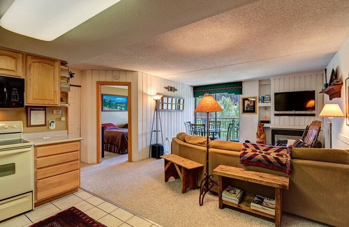 Peak 9 Condo | Stunning Breckenridge Views, Downtown & Ski-In/Out Condo, Hot Tub!